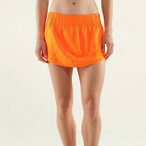 Lululemon Breeze By Laser Cut skirt Sz 8